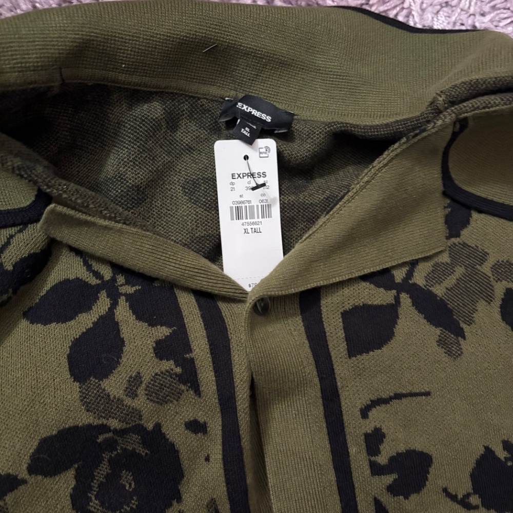 Express knit floral button down - Picture 2 of 7